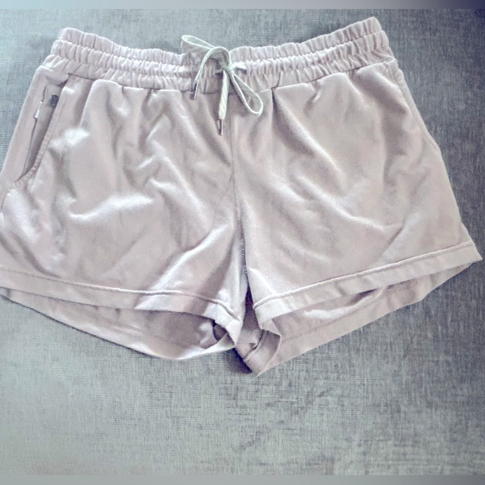Vuori halo performance short